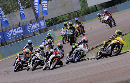 YAMAHA SUNDAY RACE 2016 –SENTUL (19-20 MARET) : Pastinya Setia Disupport Ban IRC, Pilihan Dominan Komunitas