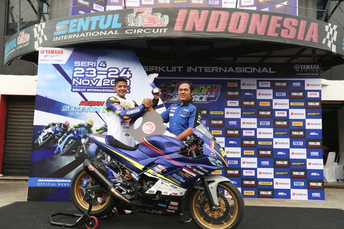 Rey Ratukore Meraih Juara Umum Yamaha Sunday Race Bersama IRC RMC830