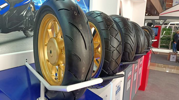 Pemilik Aerox Doyan Cornering Bahagia, IRC Hadirkan Ban Soft Compound, Harga Terbilang Murah